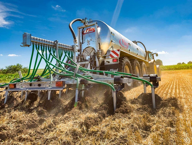 Культиватор для внесения навозной жижи Fliegl Gug